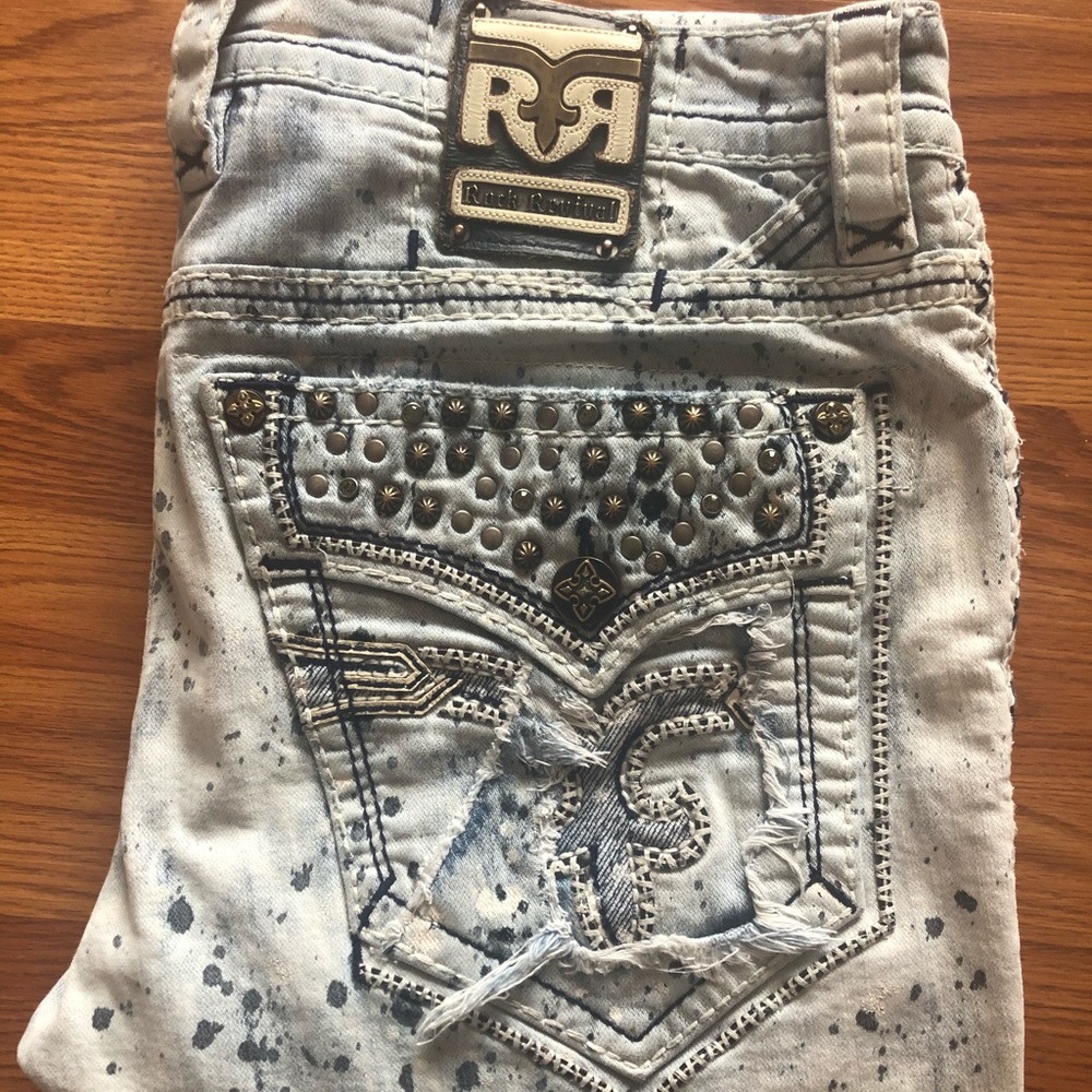 Men’s Rock Revival Jeans w/ studs and stones